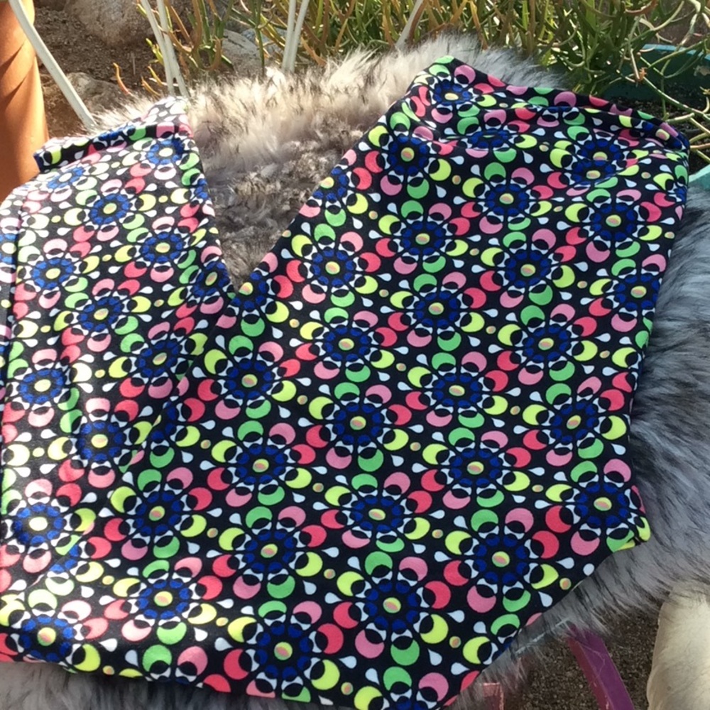 LuLaroe $10 when bundle 3 or more pair of leggings